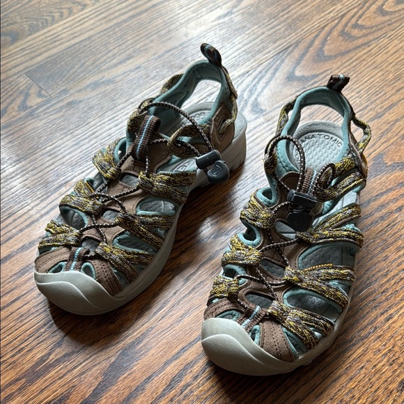 Keen Women's 6 Brown and Green Outdoor Sandals - Picture 1 of 6